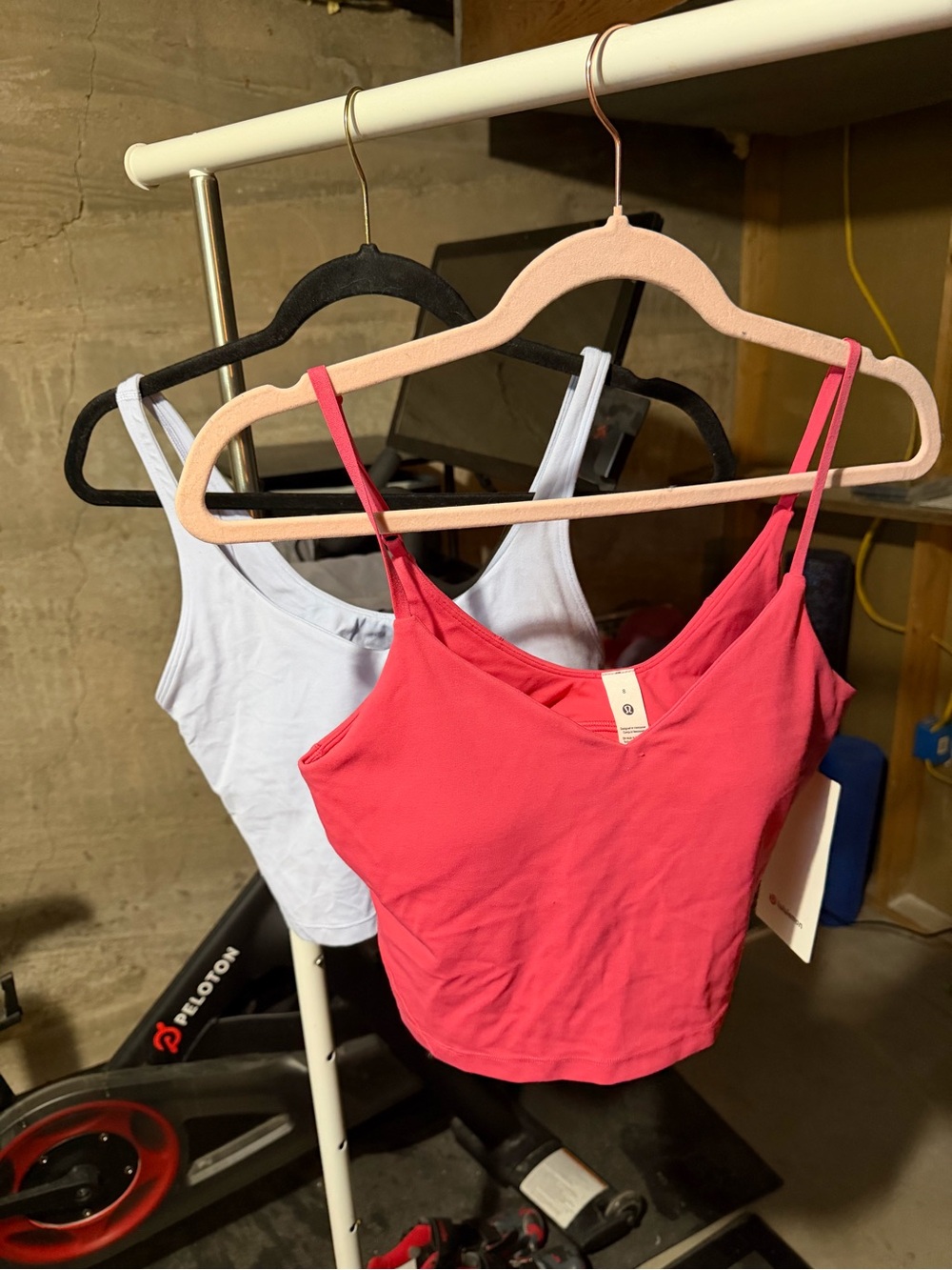 Bundle of 2 Lululemon cropped align tanks